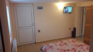 Фото номера Дом с 5 спальнями Дома для отпуска Guest House Gorski Kut г. Granitovo 12