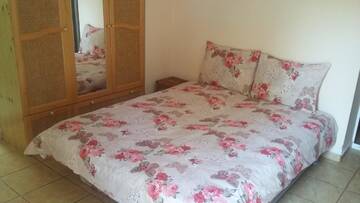 Фото номера Дом с 5 спальнями Дома для отпуска Guest House Gorski Kut г. Granitovo 23